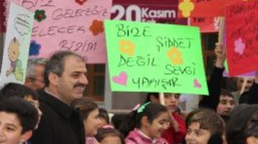 D&uuml;nya &Ccedil;ocuk Hakları G&uuml;n&uuml; &Ccedil;ankırı&rsquo;da Kutlandı