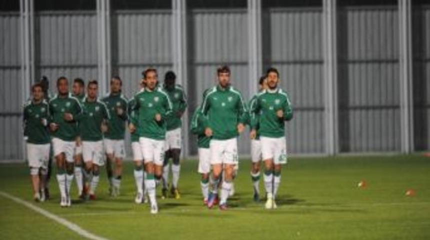 Bursaspor'da Hazırlıklar S&uuml;r&uuml;yor