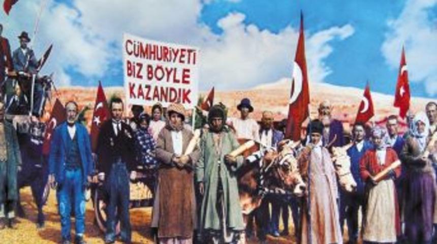 Uşak'ta Bir Cumhuriyet Fotoğrafı Daha Bulundu