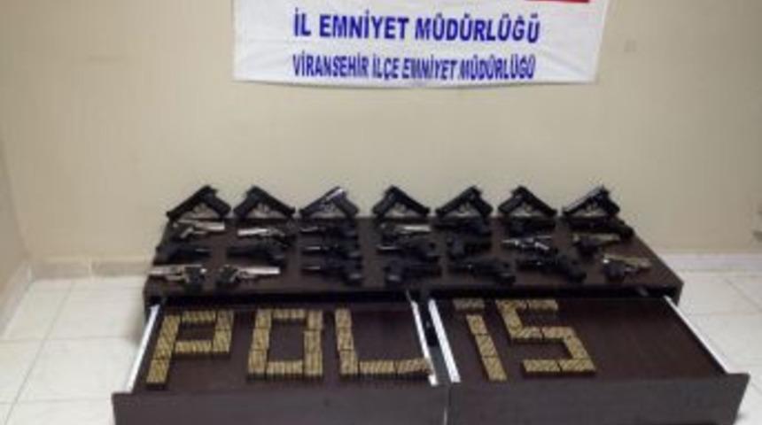 Viranşehir'de 28 Tabanca, Bin 738 Fişek Ele Ge&ccedil;irildi