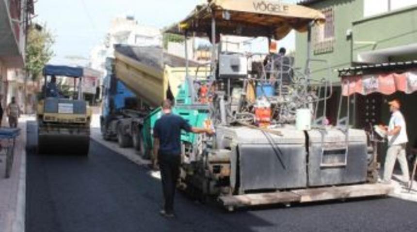 Toroslar'da Asfalt &Ccedil;alışması S&uuml;r&uuml;yor