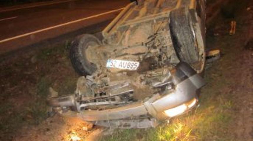 Aşırı Hız Aracın Tersini &Ccedil;evirdi