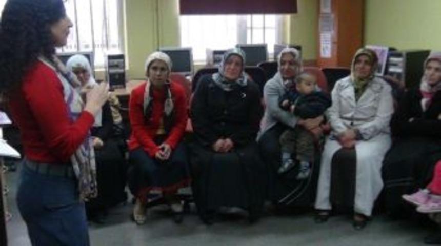Tatvan&rsquo;da Ailelere &ldquo;aile İ&ccedil;i Eğitim&rdquo; Kursları Veriliyor