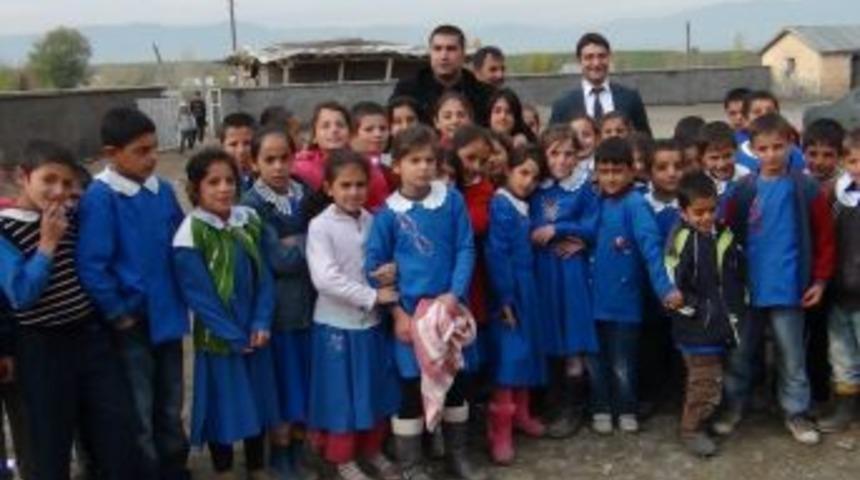 Muş &Ouml;zdilek İlkokulu &Ouml;ğretmeni Celayir, Ilde 'yılın &Ouml;ğretmeni' Se&ccedil;ildi