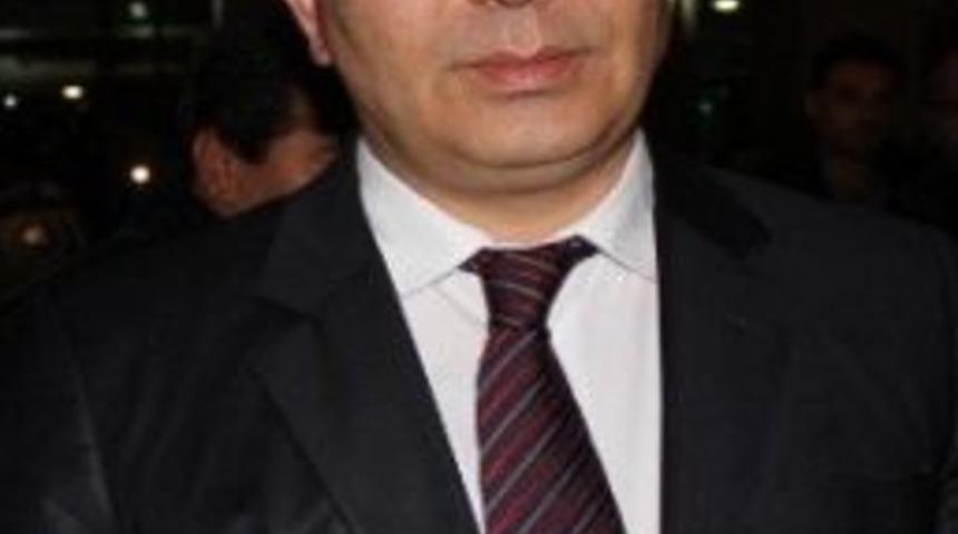 T&uuml;rkiye Kayak Federasyonu Başkanı Dr. &Ouml;zer Ayık: