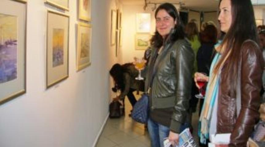 35 Ressamdan 74 Suluboya Resitali