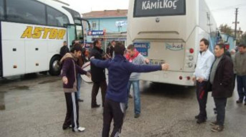 Askerler Davullarla Uğurlandı