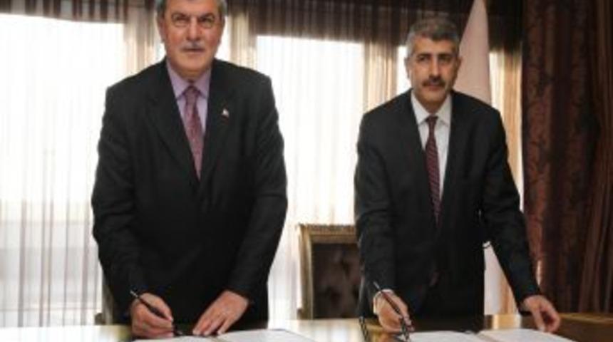 TDBB Ve Yunus Emre Enstit&uuml;s&uuml; Arasında Protokol