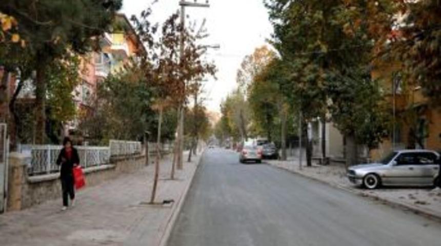 Koyunoğlu'nda Yol D&uuml;zenleme &Ccedil;alışmaları S&uuml;r&uuml;yor