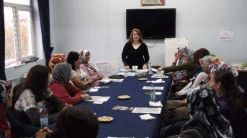 Annelere Aile Eğitimi Kursu