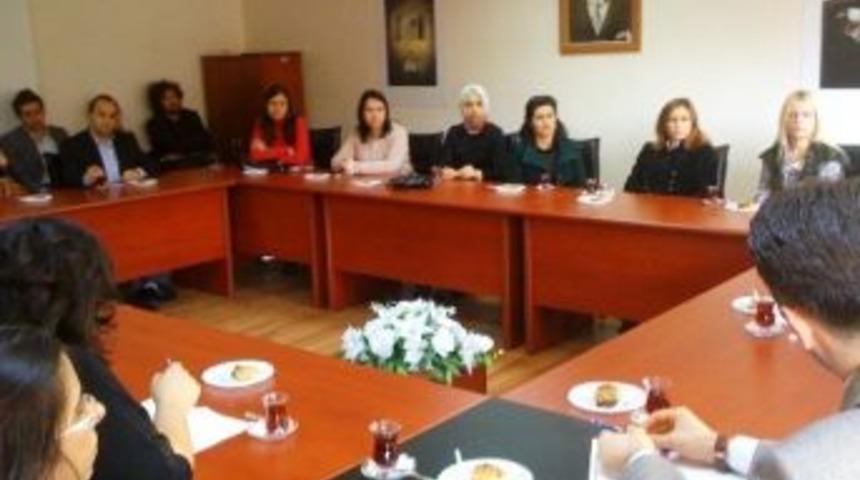 Akan: &ldquo;dışarıdan Sosyolog Olmaz&rdquo;