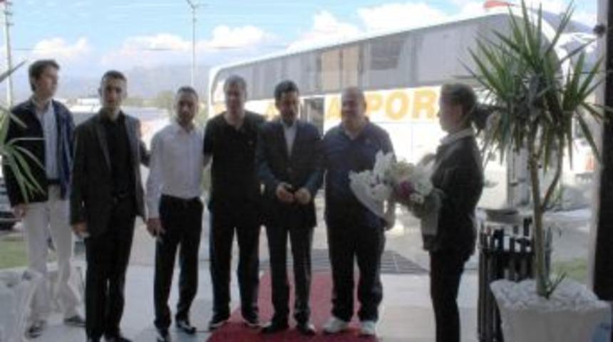 Adanaspor Kafilesi Nazili Ve K&ouml;şk İl&ccedil;elerini Ziyaret Etti