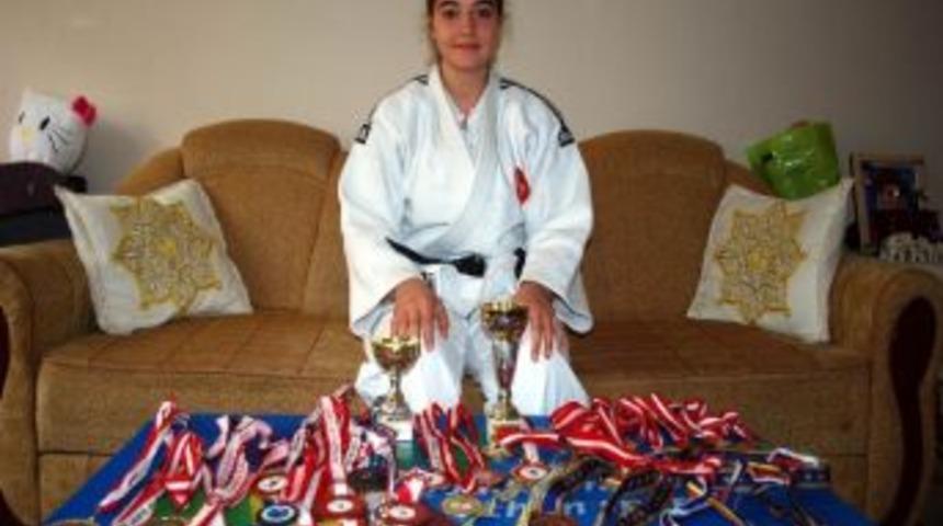 Salihli&rsquo;nin Altın Kızı