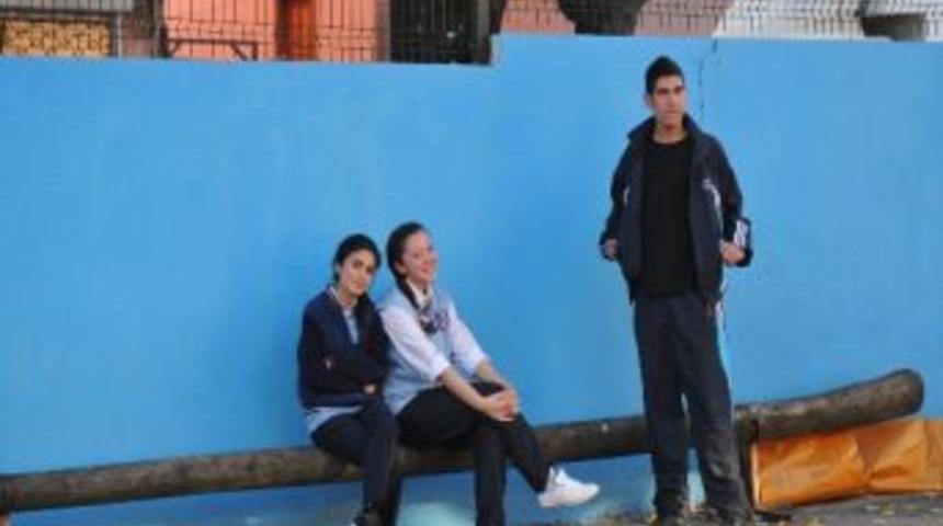 &Ouml;ğrenciler İ&ccedil;in Okula Bank İstediler