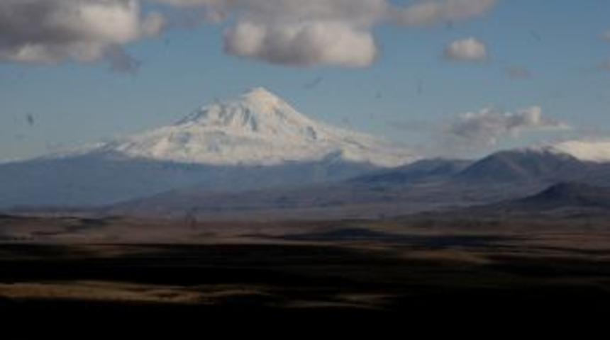Ağrı Dağı&rsquo;na Sonbahar G&uuml;zelliği