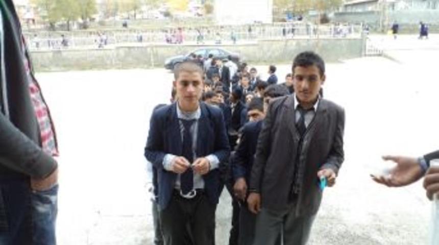 Varto'da &Ouml;ğrencilere Sıcak Aş