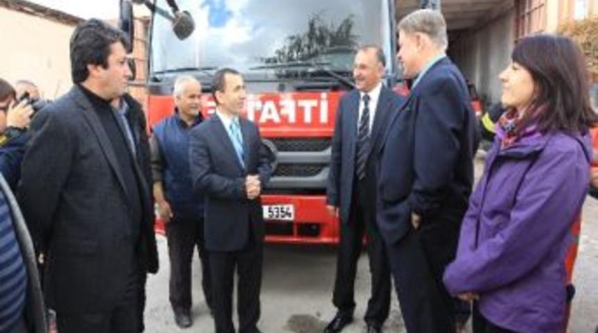 Kanada&rsquo;dan Van&rsquo;a İtfaiye Aracı Yardımı