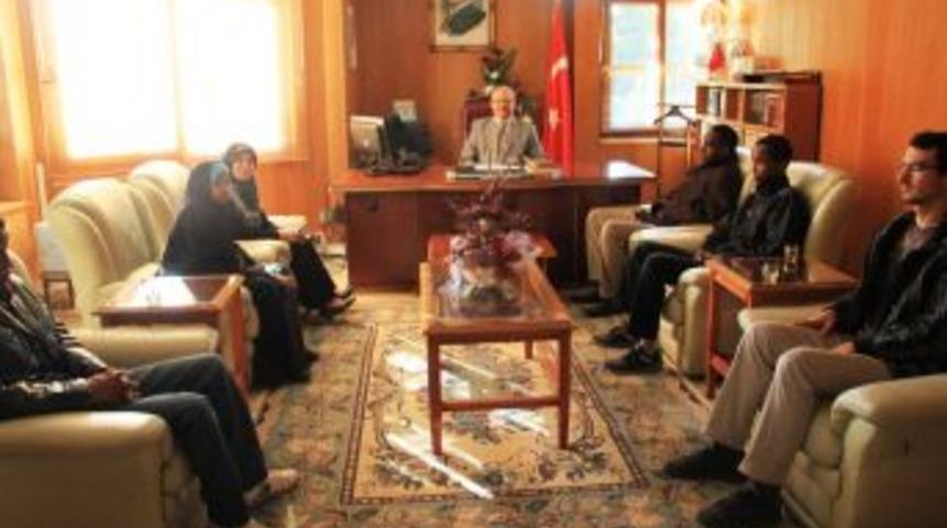 M&uuml;ft&uuml;'ye Somali'den ziyaret&ccedil;i