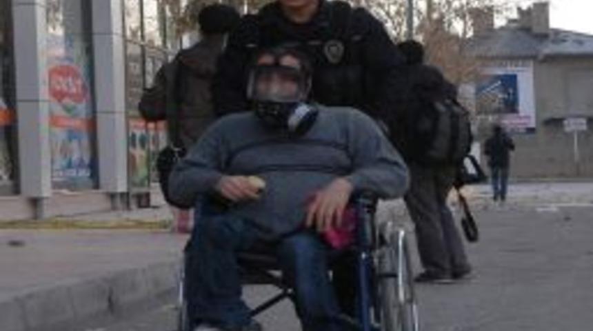 Van&rsquo;da Polis Vatandaş Dayanışması &Ouml;d&uuml;l Getirdi