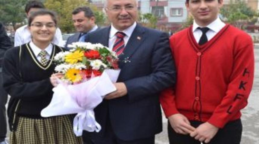 Vali Daş&ouml;z, Halil Kale Fen Lisesi'ni Ziyaret Etti