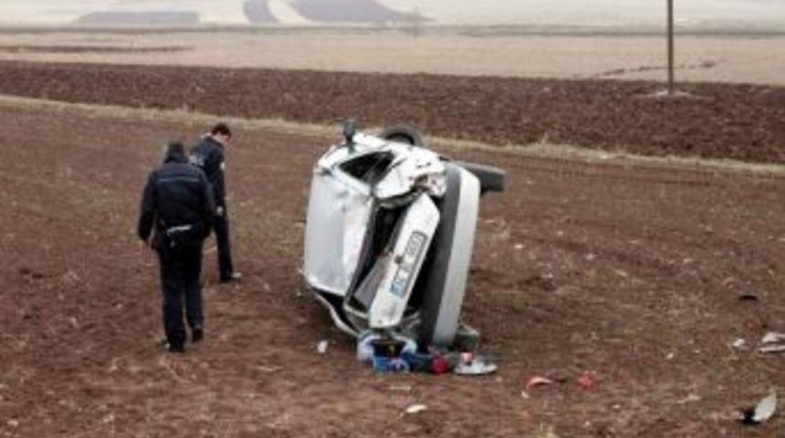 Otomobil Tarlaya U&ccedil;tu