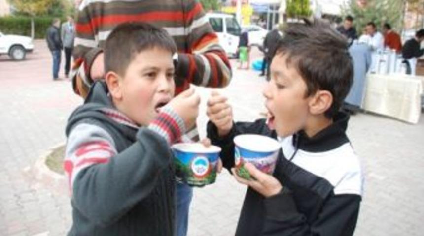 İldem&rsquo;de 3 Bin Kişilik Aşure İkramı