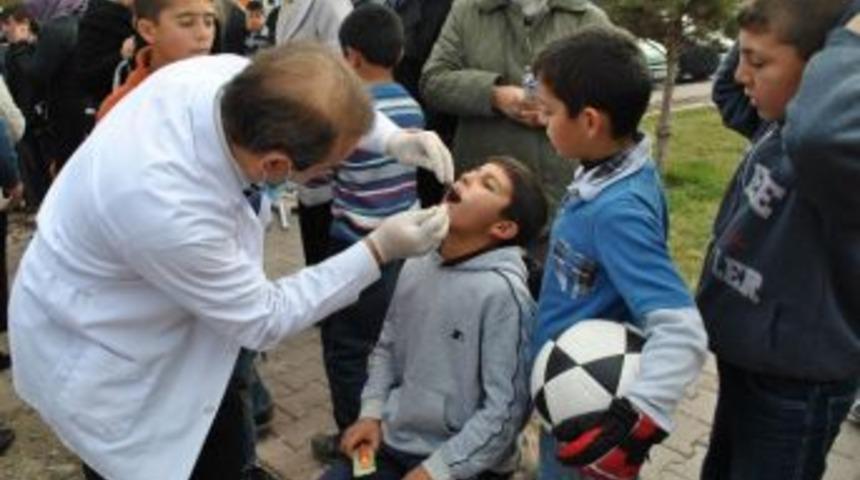 Ağız Ve Diş Sağlığı Haftası'nda Miniklere Tarama