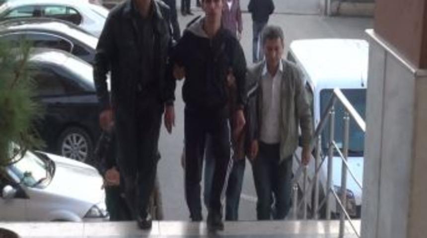 Mersin'de Polise Molotof Bombası Attığı Iddia Edilen 5 Kişi Tutuklandı