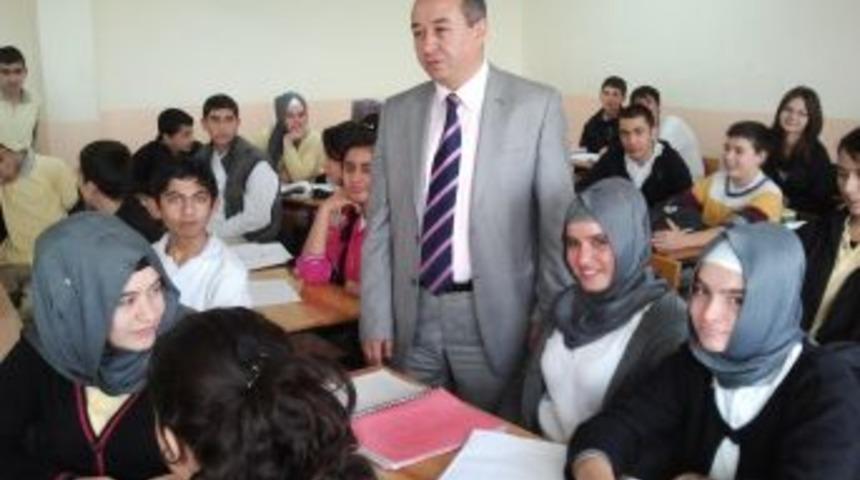 İZEGDER Başkanı D&ouml;nmez: &Ouml;ğretmenlik Peygamberlik Mesleğidir