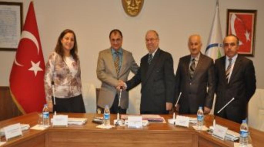 Suriyeli &Ouml;ğrenciler D&uuml;zce &Uuml;niversitesi'nde Okuyabilecek