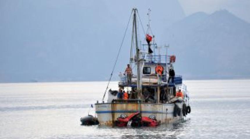 Aracıyla Birlikte Falezlerden Denize Atlayan Şahıs Hayatını Kaybetti