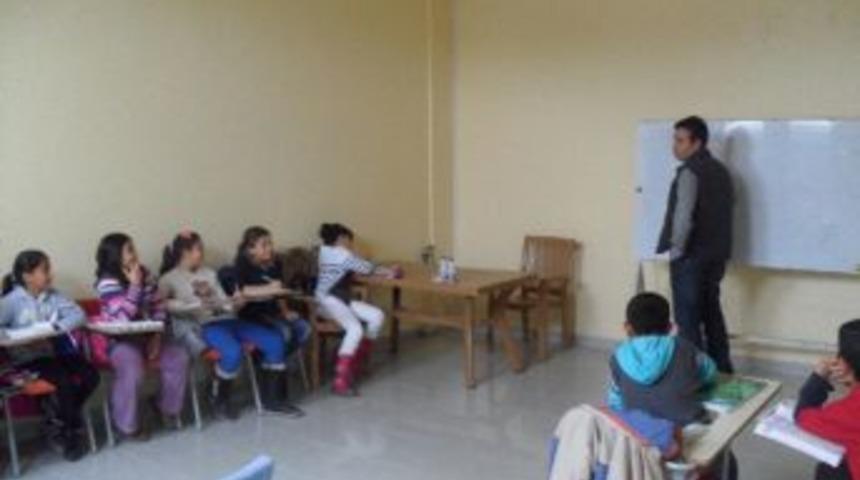 Kırıkkale&rsquo;de &Ouml;ğrencilere &Uuml;cretsiz Matematik Ve İngilizce Kursu Veriliyor