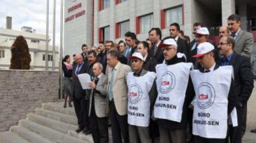 B&uuml;ro Memur-Sen, Adliye Personelinin Haklarının Iyileştirilmesi I&ccedil;in Eylem Yaptı