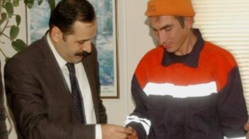 &Ouml;rnek Temizlik İş&ccedil;ine &Ouml;d&uuml;l