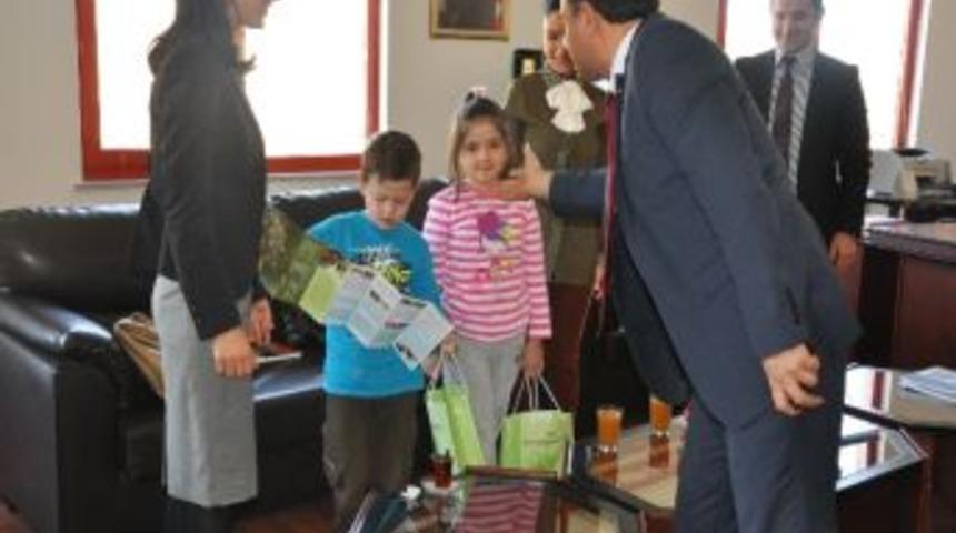 Aib&uuml; Rekt&ouml;r&uuml; Hayri Coşkun&rsquo;a &Ouml;ğrencilerden Ziyaret