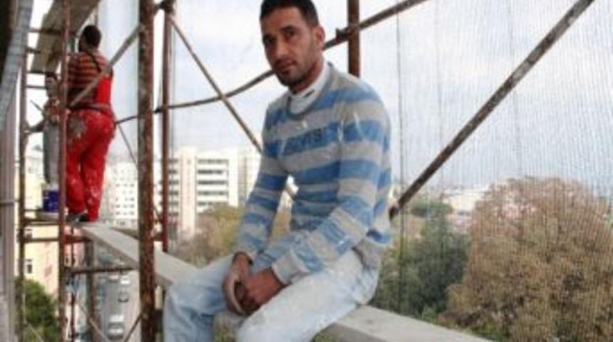 Ailesine Kavuşmak İ&ccedil;in Yardım İstedi