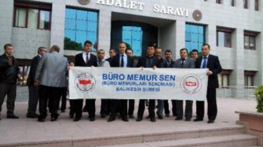 Eylemci Memurlara Polisten Hoşgörü