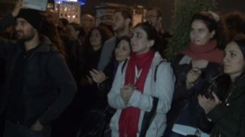 'Sanat İnisiyatifi' &Uuml;yeleri, M&uuml;zakerelerin Başlaması I&ccedil;in Eylem Yaptı