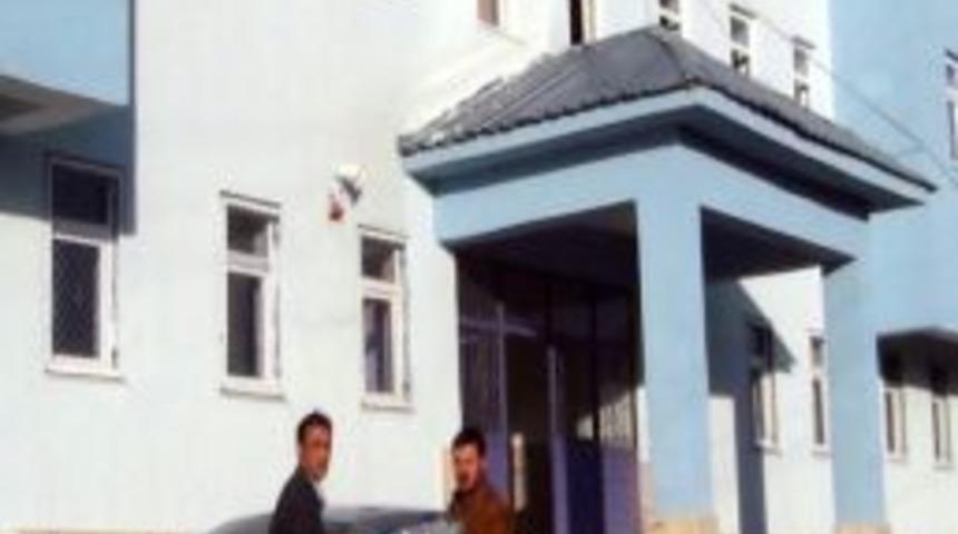 Beşir Derneği Erciş&rsquo;te Fakir &Ouml;ğrencileri Unutmadı