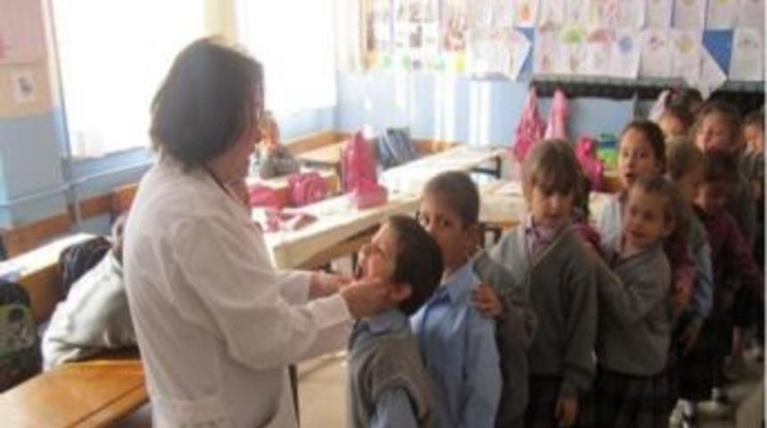 Evrenk&ouml;y İlk Ve Ortaokulu &Ouml;ğrencilerine Diş Taraması Yapıldı