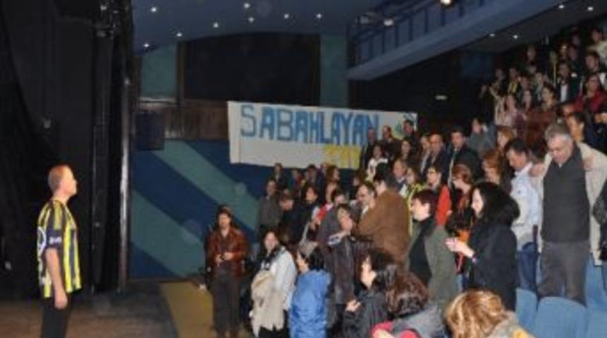 Fenerbah&ccedil;e Destanı Ayakta Alkışlandı