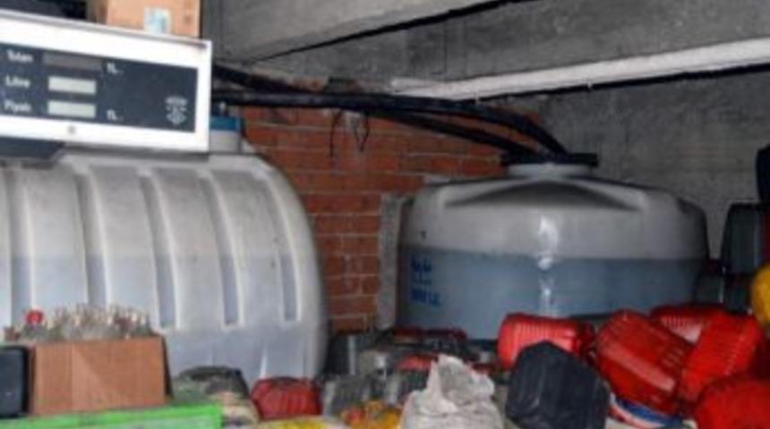 Jandarma&rsquo;dan Ka&ccedil;ak Akaryakıt Operasyonu