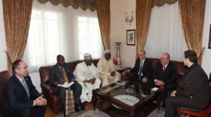 Vali Harput&rsquo;a Kamerundan Ziyaret&ccedil;i