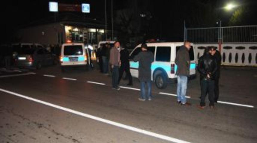 Yurtta Kalan &Ouml;ğrencileri D&ouml;vmek Isteyen MLKP&rsquo;lilere Polis Engel Oldu