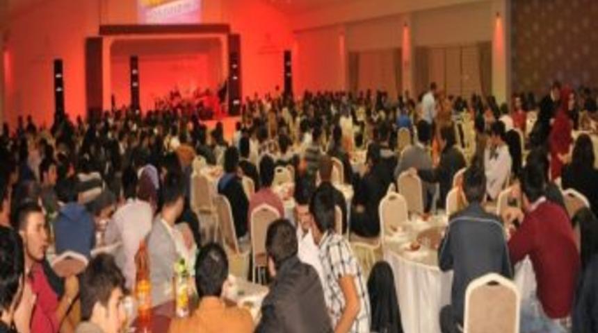 &Uuml;niversiteli &Ouml;ğrencilere Tanışma Gecesi