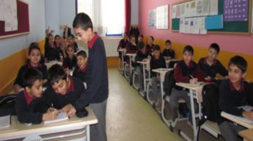 Boyabat Yıldız Koleji&rsquo;nde &Ouml;ğrenciler Sınıfları Teslim Aldı