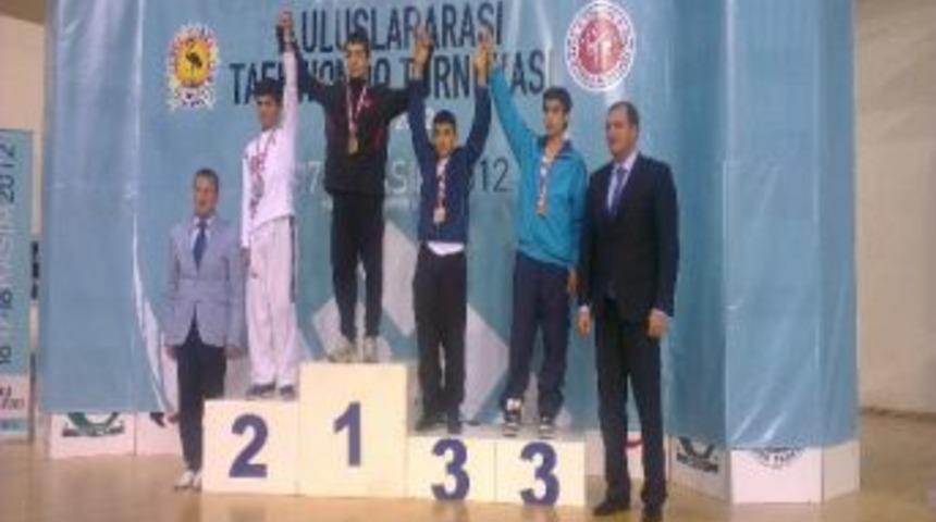 Başkan Tahmazoğlu Şahinbey&rsquo;li Şampiyonları Ağırladı