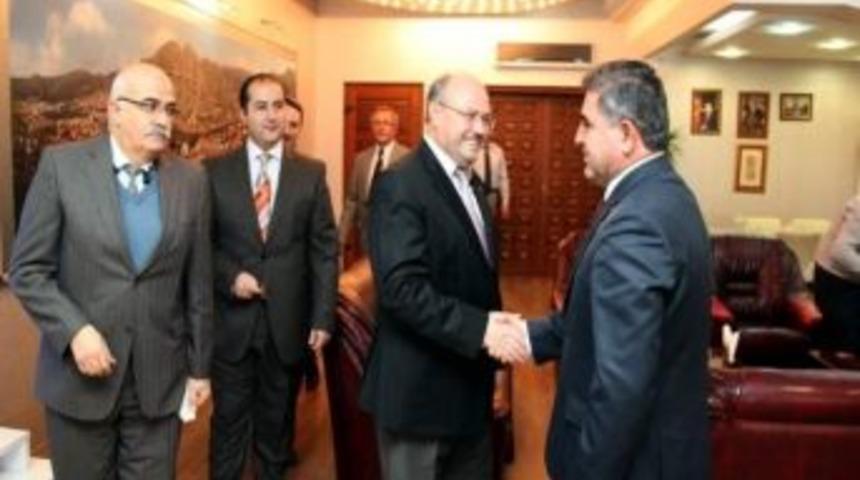 Hastane Y&ouml;neticilerinden &Ouml;zdemir&rsquo;e Ziyaret