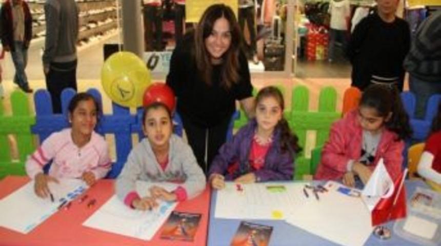 Resim Yaparak Buz Pisti Bileti Kazandılar