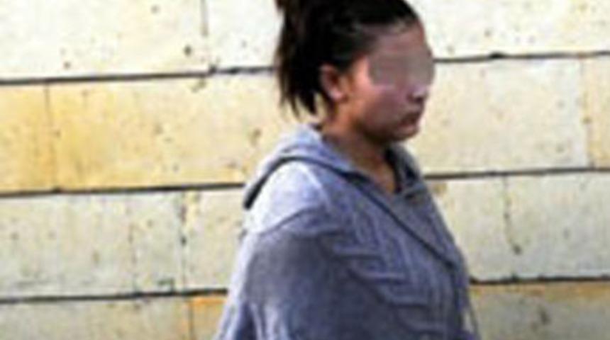 Oğlunun s&ouml;zl&uuml;s&uuml;n&uuml; taciz etti